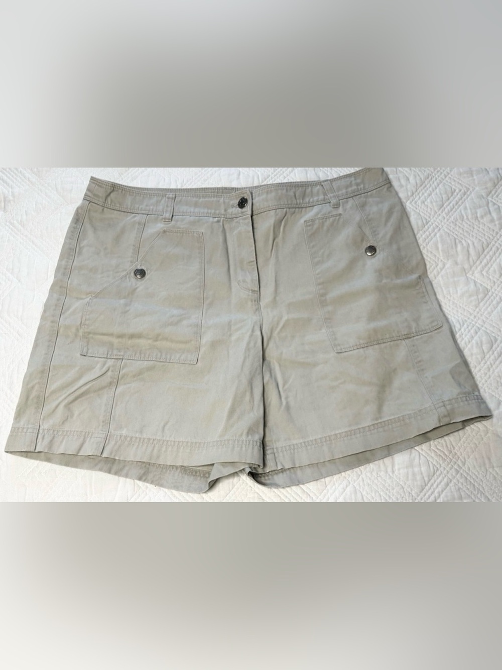 Jones New York Sport Women's Classic Khaki Cargo Shorts Vacation Hiking Size 12